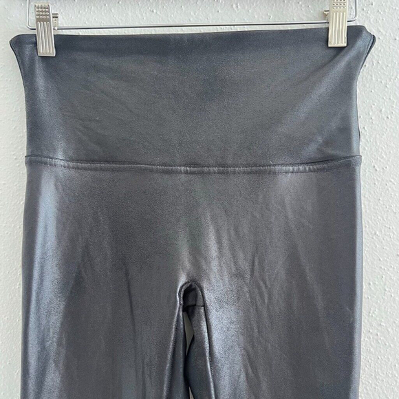 SPANX Faux Leather Leggings Size Large - Picture 3 of 5